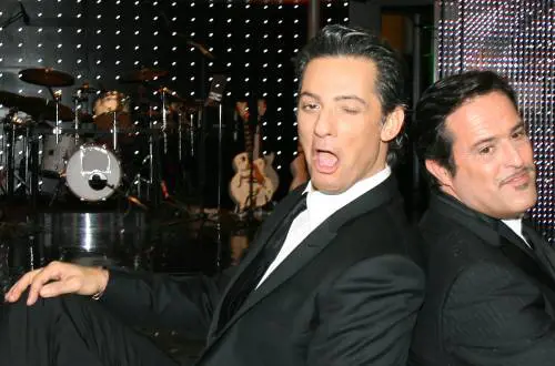 Fiorello scherza sul Papa: "Da noi può venire sempre"