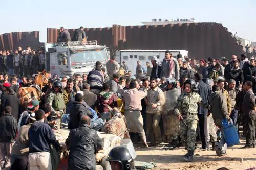 Gaza, forte tensione al confine 
Israele: fermare le infiltrazioni