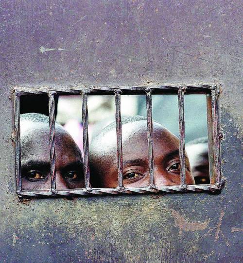 L’imputato ha la lebbra Rinviato il processo a spacciatore africano