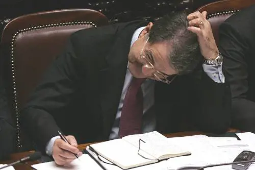 Quel mondo antico: bici, tasse, poltrone