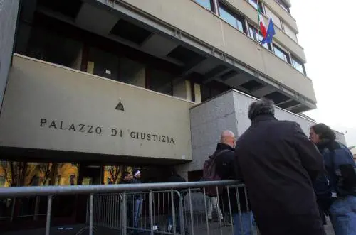 Per l’accusa è già tutto chiaro: "La loro firma sui 4 cadaveri"