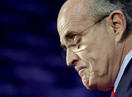 Primarie Usa, Giuliani 
ed Edwards si ritirano