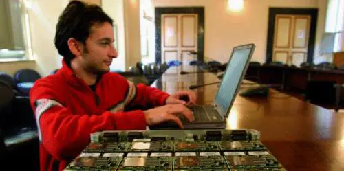 Aziende tecnologiche a corto di ingegneri