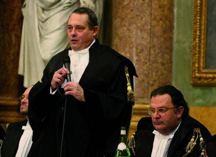 Gli avvocati smettono di litigare: lista unica all’elezione dell’Ordine