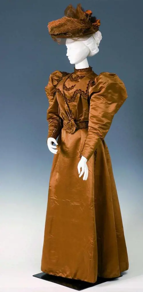 Gli abiti che donavano eleganza alla signora della Belle Époque