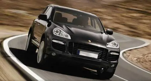 I pentiti viaggiano 
in Porsche Cayenne