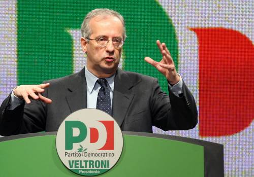 Veltroni racconta i suoi dodici sogni. L'abbraccio mortale di Prodi a Walter: sarò al tuo fianco
