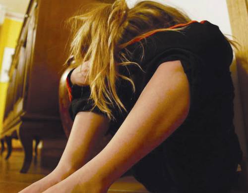 Palermo, 12enne violentata. Arrestati i genitori