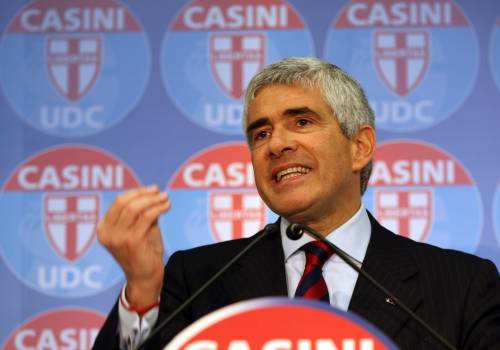 Casini è costretto a rinunciare al simbolo