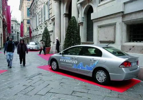 A Genova arriva lauto che non inquina (e che non serve)