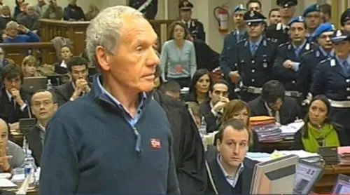 Erba, Frigerio: "Olindo mi ha tagliato la gola" Rosa in un video: "Così ho accoltellato Youssef"