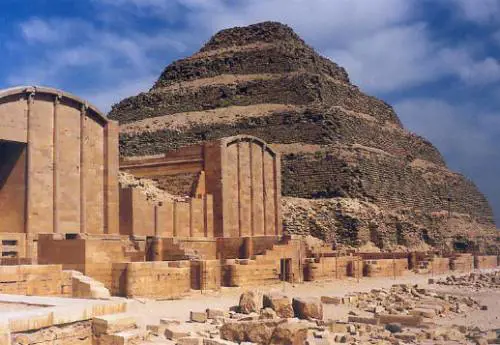 Egitto, scoperta la tomba di Imhotep, il costruttore di Saqqara