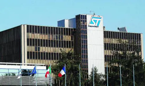 Finmeccanica vende Sarkozy compra: ora Stm è più francese