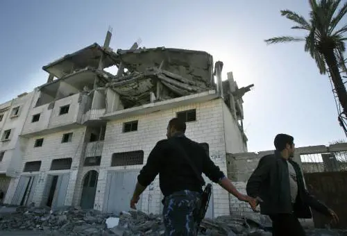 Gaza: razzi di Hamas. Raid di Israele