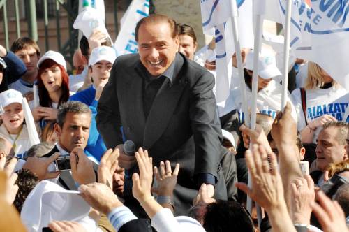 Berlusconi: l'unico voto utile è per il Pdl