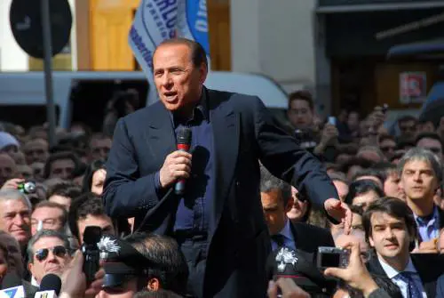 Berlusconi: "Non c'è la rimonta del Pd"