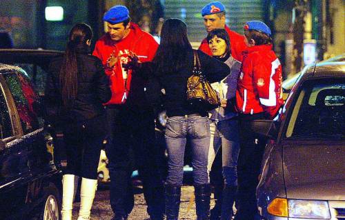 Adelina e i City Angels di notte sui marciapiedi per salvare le lucciole