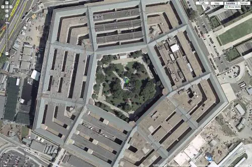 Il Pentagono convince Google: 
via le foto di basi militari dall'alto