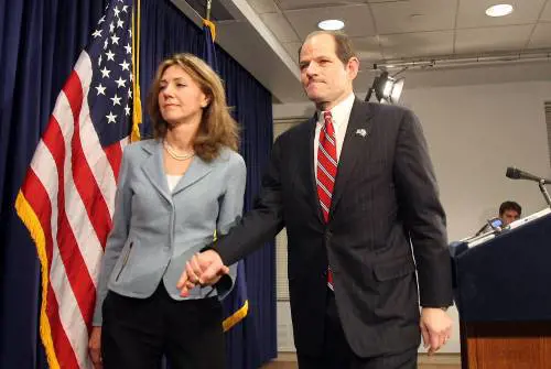 Usa, Spitzer sotto tiro 
va verso le dimissioni