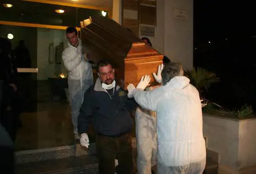 La Curia: niente funerali 
per l'omicida-suicida