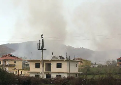 Albania, esplode deposito di armi: è strage