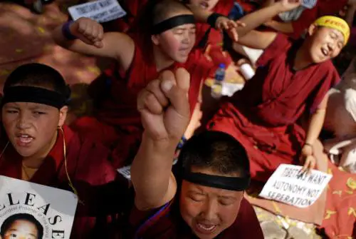 Tibet, centinaia di morti. Appello Usa