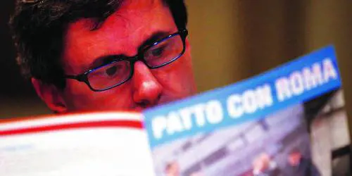 Dalle spille ai preservativi: ecco i gadget dei candidati