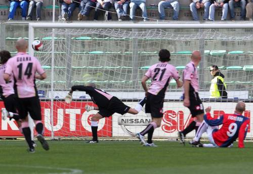 Il Genoa batte arbitro e Palermo