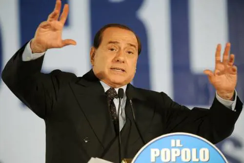 Berlusconi in campo: 
"Veltroni? Due bugie 
ogni tre righe"