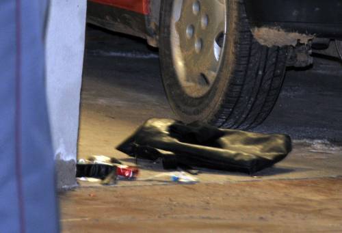 Nuoro, nel bagagliaio il corpo della donna: 
"Sequestro finito male, è morta sul colpo"