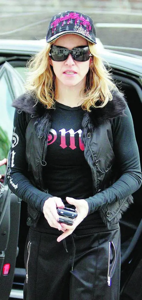 Madonna: «Controllo le mail anche quando sono a letto»