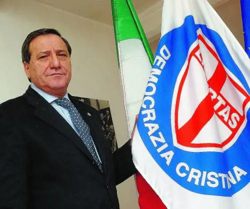 Pizza fa retromarcia: 
ora dice sì al voto il 13