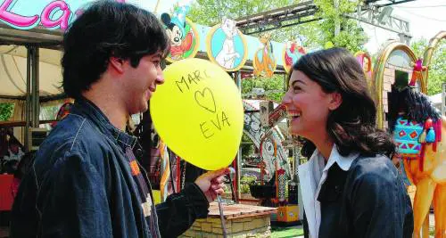 Cesaroni, l'amore di Eva e Marco in un film 
"Siamo un esempio per i ragazzi"