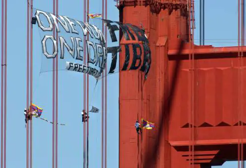 Torcia, il Cio: "Nessuna tappa cancellata" 
Bush potrebbe disertare l'inaugurazione