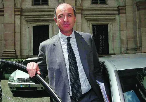 Intesa Sanpaolo prepara la campagna dAfrica LEgitto base operativa