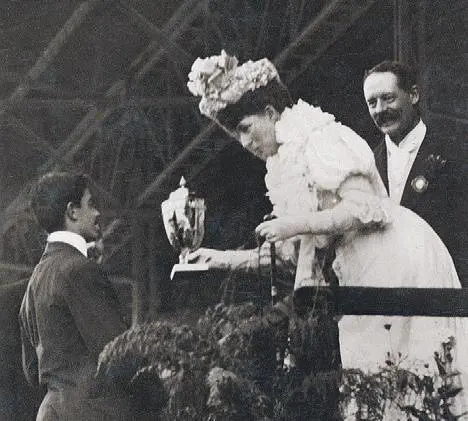 Londra corre ancora 
la maratona di Dorando