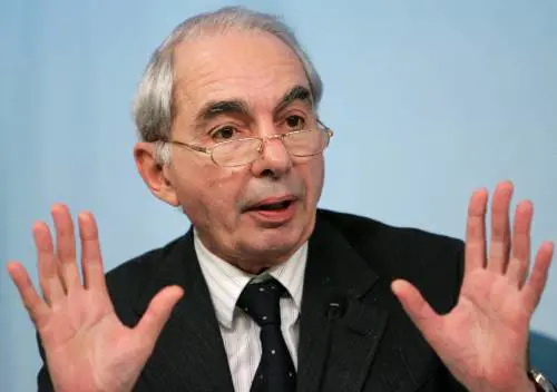 Amato: "Timbrare subito le schede bianche"