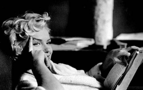 Marilyn fa sesso  con uno sconosciuto