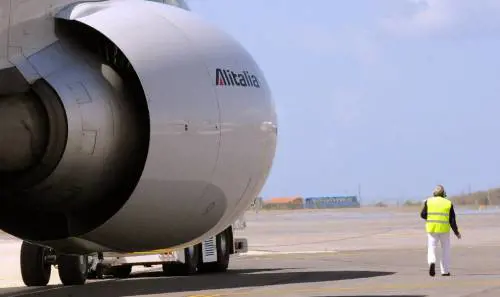 Alitalia, il Cavaliere: Malpensa non si tocca 
Police: pochi soldi, situazione drammatica