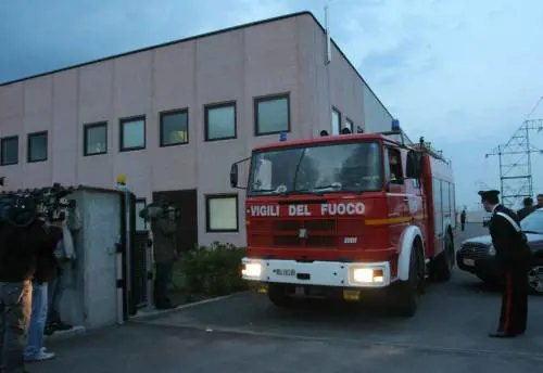 Esplosione in fabbrica, 
muoiono due operai