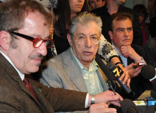 Bossi: "Io ministro delle riforme, Calderoli vicepremier e Maroni all'Interno"