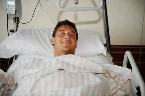 Totti operato: quattro mesi per il recupero