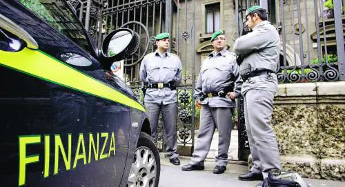 La Finanza chiude la clinica vip: "Contro le rughe farmaci a rischio"