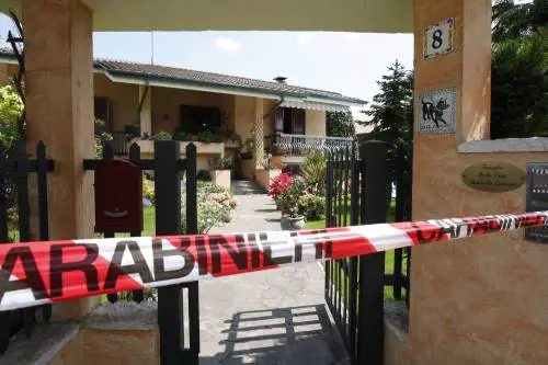 Verona, massacrati a martellate in casa