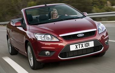 La Ford anticipa l'estate 
con Focus "apri e chiudi"