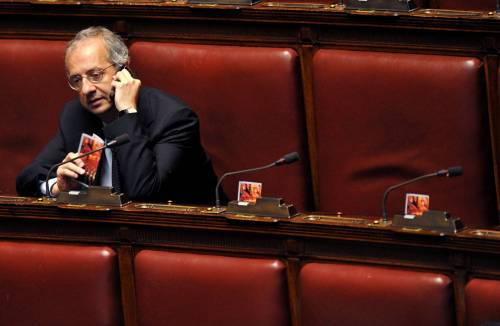 Pd in crisi, Veltroni: "Nessuna resa dei conti" 
I "big" dicono no al congresso anticipato