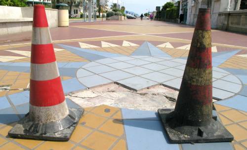 Albaro e Corso Italia, slalom tra rifiuti e degrado