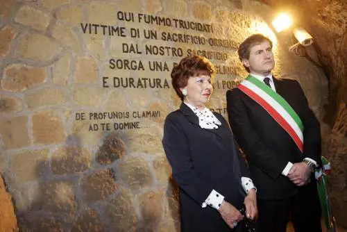 Alemanno alle Fosse Ardeatine: "Una ferita"