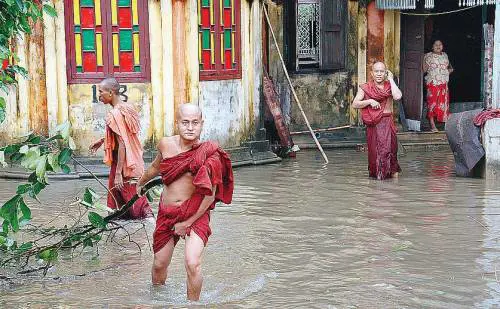 Birmania, 50mila morti 
Ma il regime blocca 
i soccorsi alla frontiera