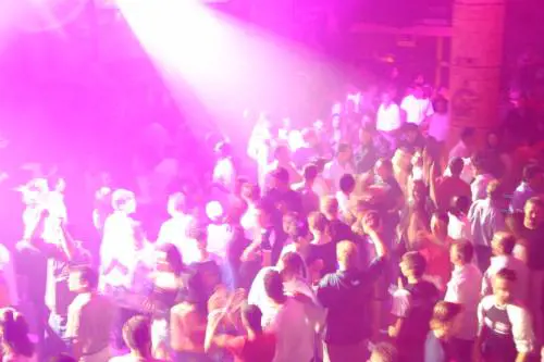 Droga e alcol per sesso 
E' la strategia dei giovani